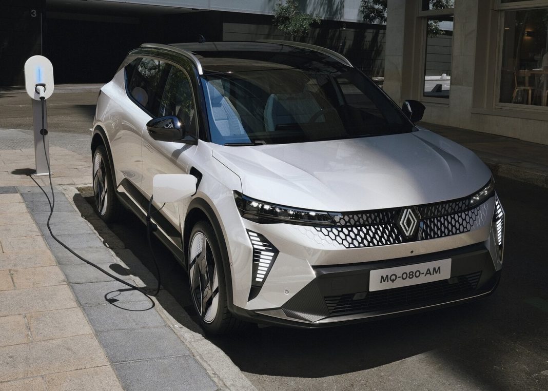 Si estás pensando en comprar un coche híbrido o eléctrico este informe de la OCU te explica el precio de sus seguros