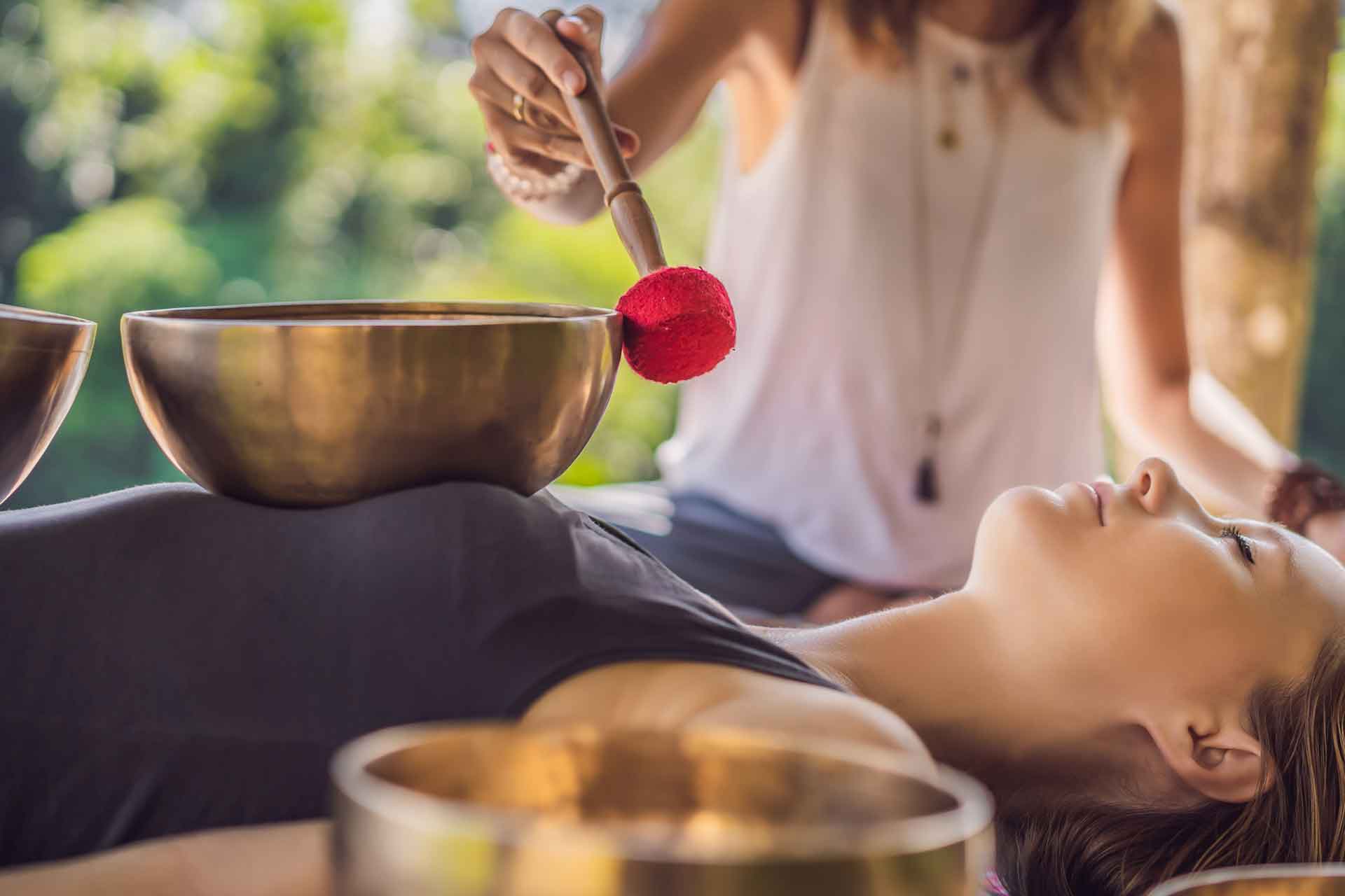 ARMONIZANDO EL CUERPO Y LA MENTE CON SONIDOS