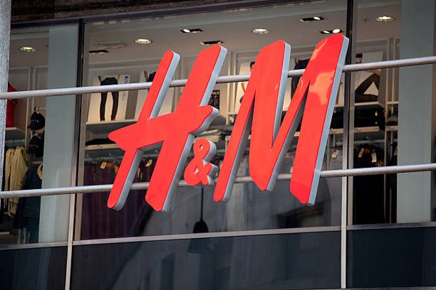 Te presentamos la novedades de H&M, bolsos y chaquetas que te van a enamorar