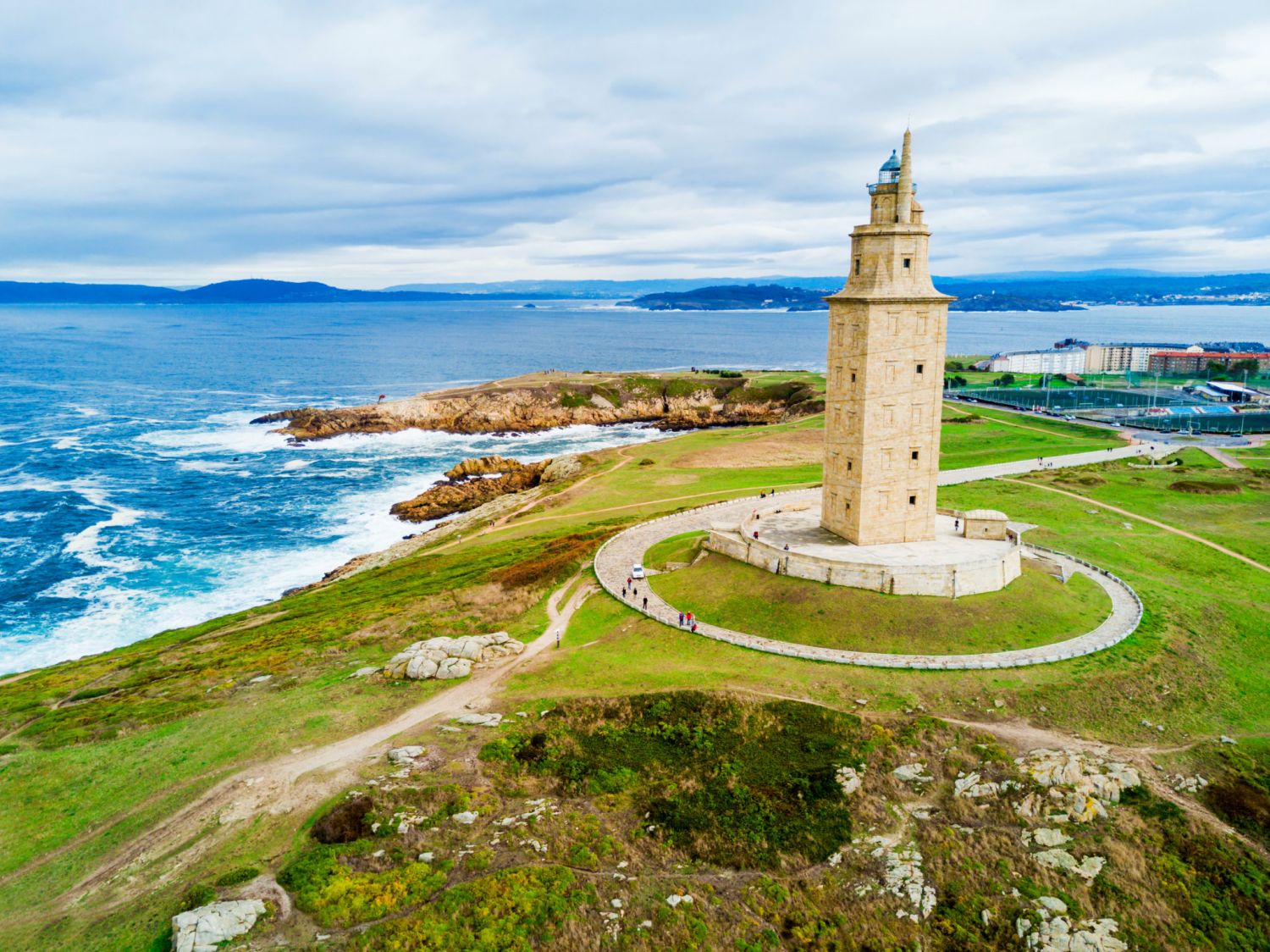 EL FARO COMO INSPIRACIÓN ARTÍSTICA Y CULTURAL