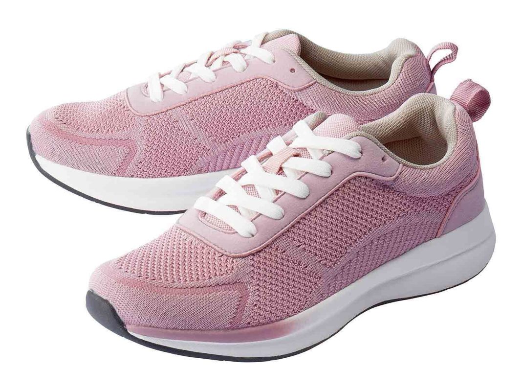 Zapatillas deportivas para mujer por sólo 17,99 euros