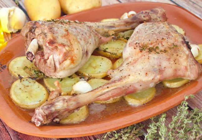 cabrito al horno con patatas Merca2.es