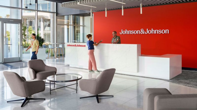 johnson and johnson logo Merca2.es