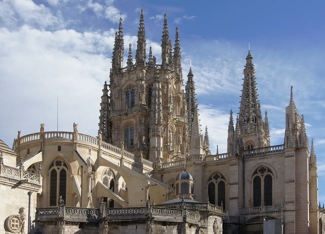 UN MIRADOR AL PASADO: LOS ORÍGENES DE LA CATEDRAL