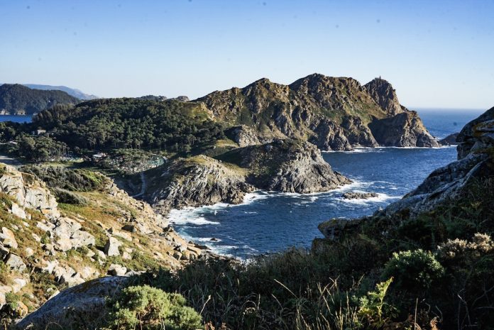 Paisajes de otro mundo: los colores ocultos de las Islas Cíes en Galicia