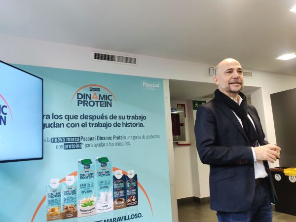 El director de negocio de Pascual, César Vargas, en la presentación de la marca Dinamic Protein