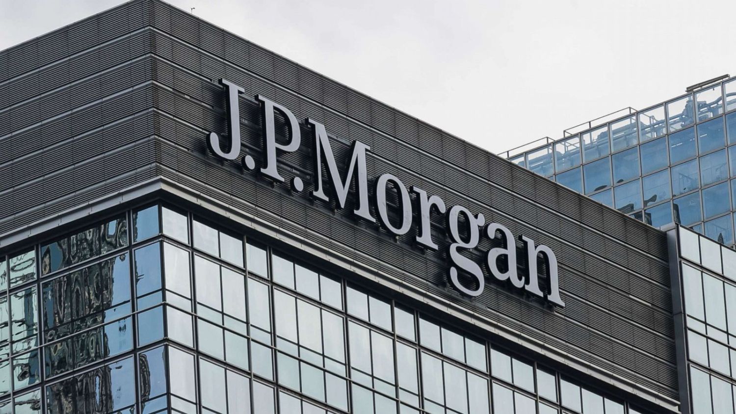 JP Morgan destaca los fondos ‘evergreen’ y la IA como principales opciones de inversión mundial en 2025