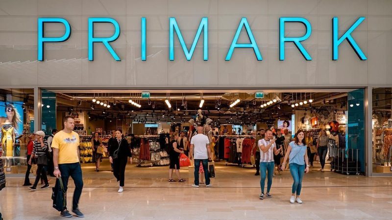 No te pierdas la colección de vestidos románticos de Rita Ora para Primark