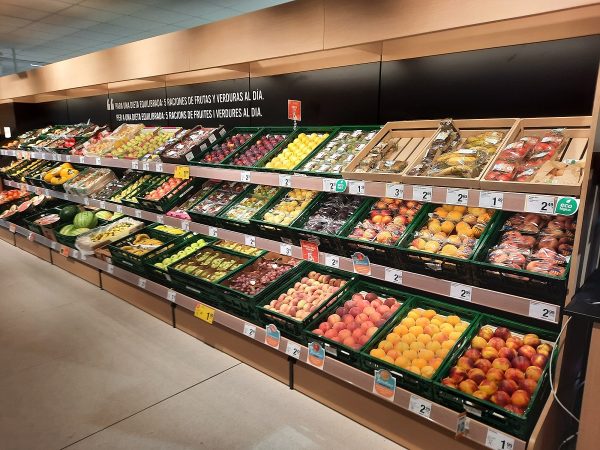 Las heladas complican la entrada de fruta española en los lineales de Alcampo y Lidl