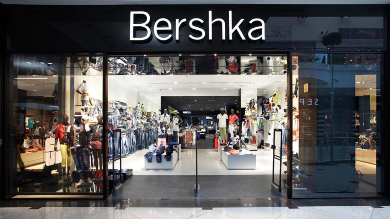 Bershka te atrapa este verano con una irresistible colección de vestidos de punto