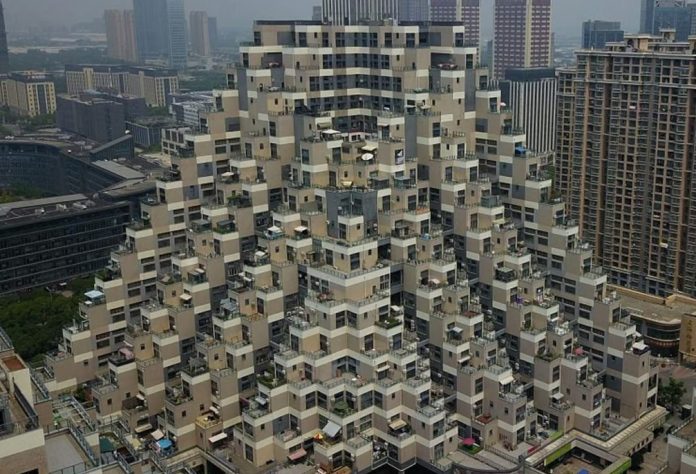 El misterioso edificio en forma de pirámide de China: Una maravilla arquitectónica