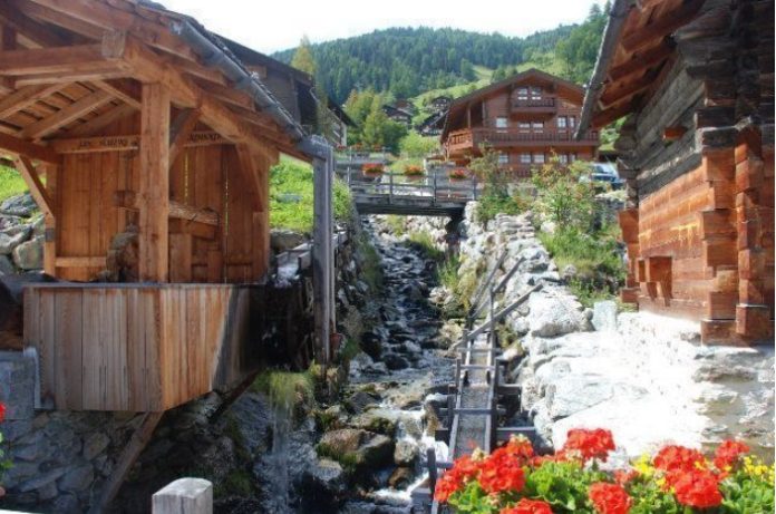 Mira el pueblo más hermoso de Suiza, que te hará creer que estás dentro de un libro de cuentos