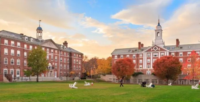 Mira cómo viven los estudiantes de Harvard con este tour por sus residencias universitarias