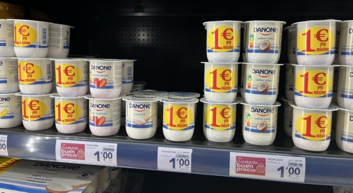 Danone se desmarca de los precios de marca blanca de Eroski y Alcampo