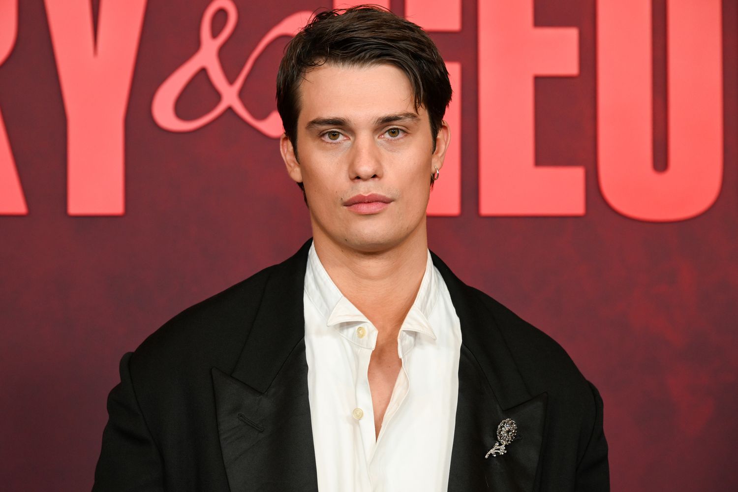 Nicholas Galitzine, un actor que ha llegado para quedarse un buen tiempo en Hollywood