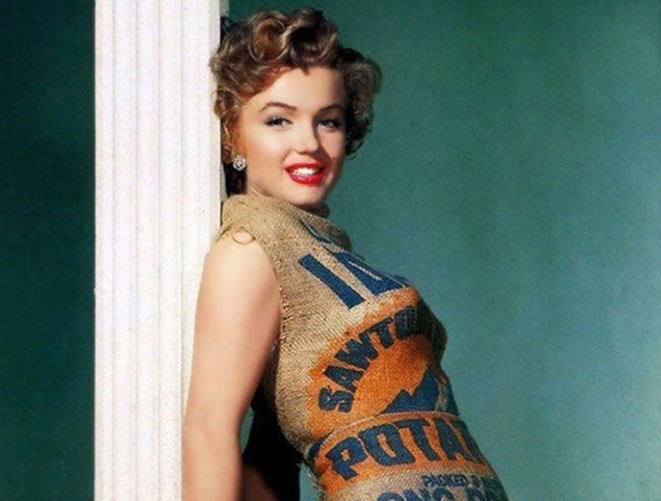 La sesión de fotos oculta de Marilyn Monroe: con un saco de patatas para humillar a un periodista