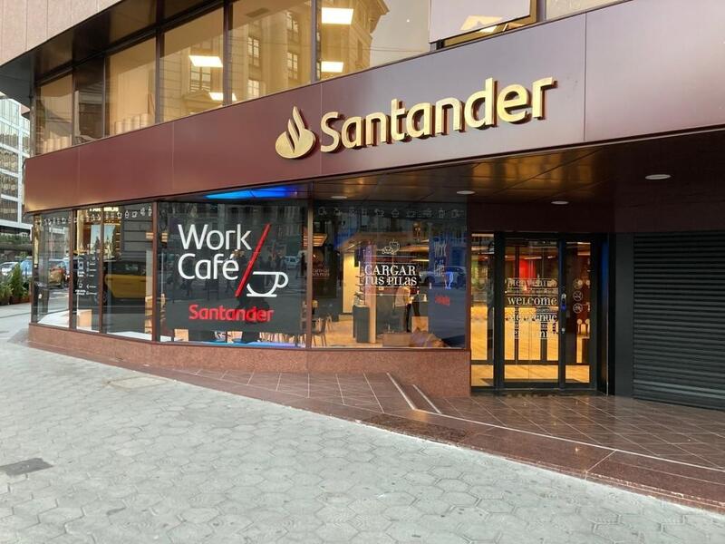 Santander lanza una cuenta para autónomos que remunera 450 euros por la cuota del RETA