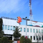 Atresmedia pierde los cinco euros con una caída de casi cinco puntos porcentuales
