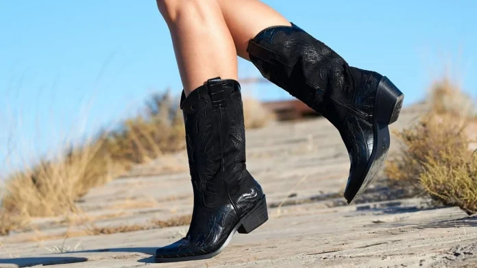 Adiós a las botas cowboy: Las famosas apuestan por este nuevo calzado