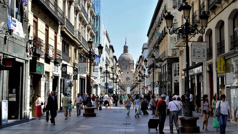 La calle Alfonso I de Zaragoza con el Pilar al fondo Merca2.es