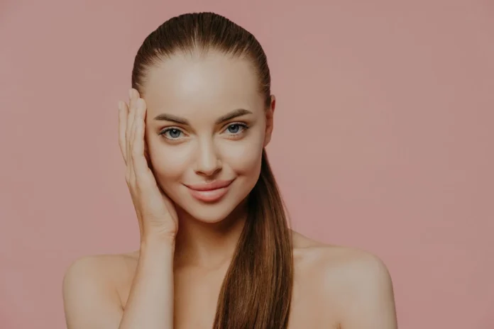 Alopecia femenina en auge: El #CleanLook arrasa en belleza, pero expertos advierten