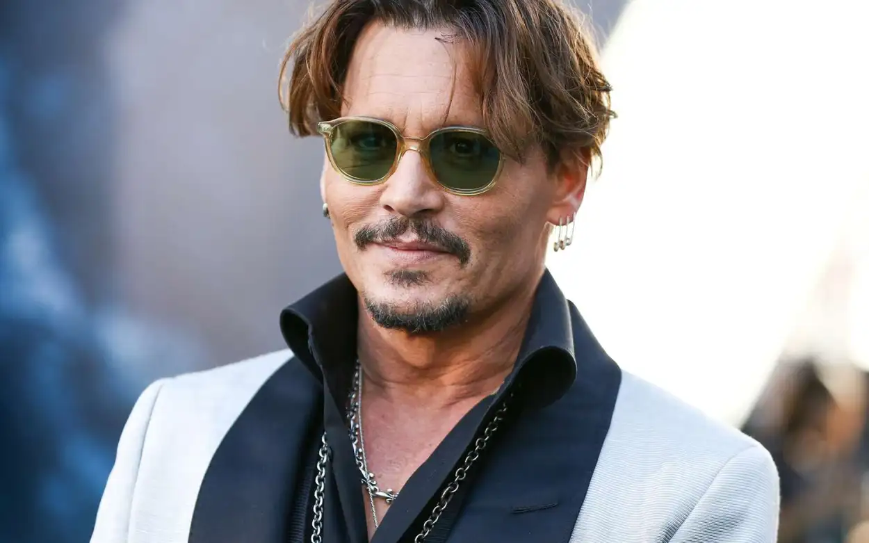 El bochorno que sufrió Johnny Depp, todo gracias a una de sus hijas