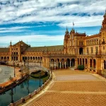 Los destinos en España para visitar en verano con niños sin gastar mucho