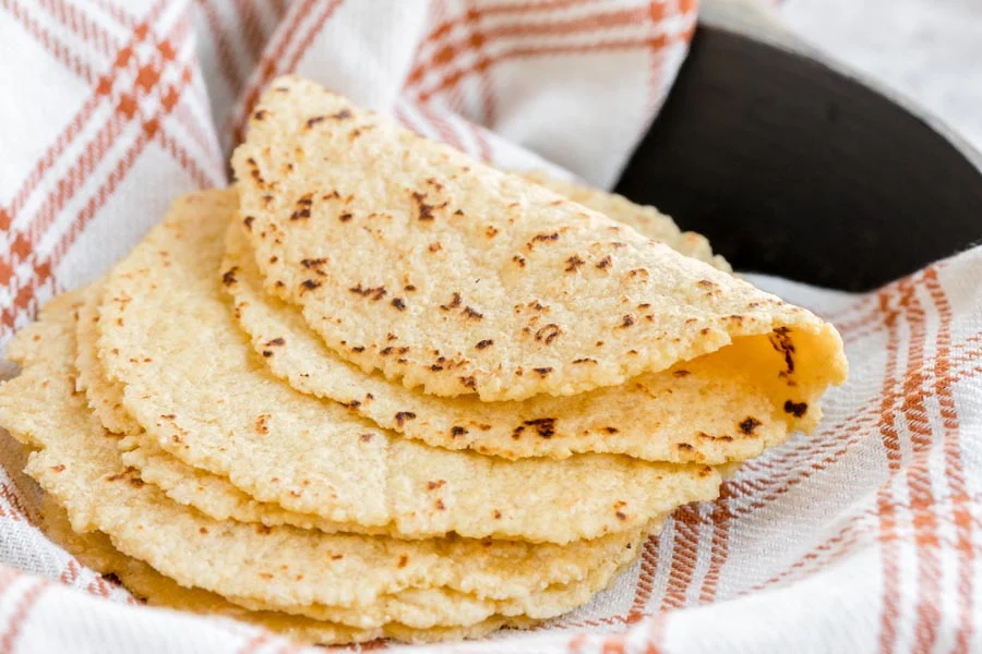 Potente desayuno Keto con tortillas sin gluten y con solo 4 ingredientes