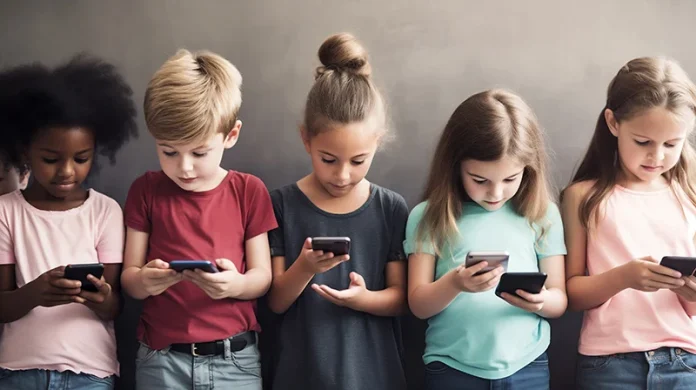 Escrivá- Riesgos del excesivo uso de pantallas en niños: lo que necesitas saber-La importancia de educar y 'conectar' con nuestros hijos desde el ejemplo