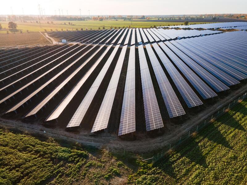 Encavis adquiere de BayWa el parque solar Almodóvar de 95 MW en Córdoba