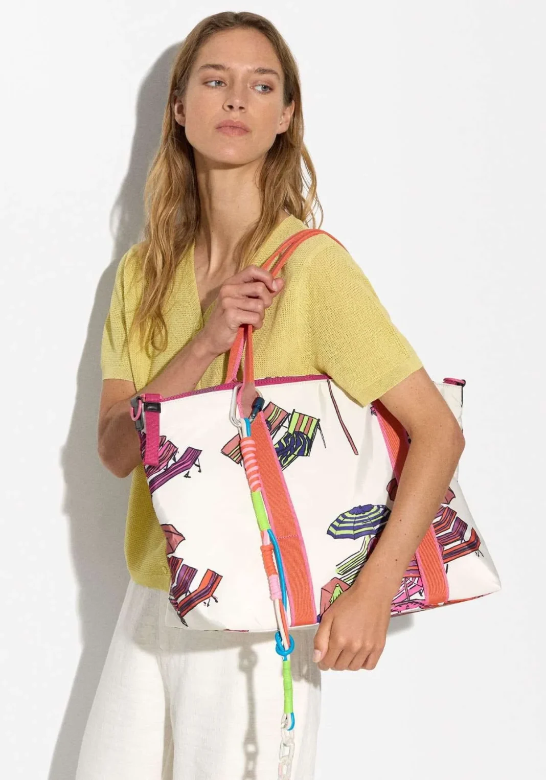 Parfois tiene tres modelos ideales de bolsos shopper perfectos para ir a la playa