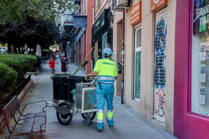 AlianzAS calcula el coste que implicaría reducir la jornada para las empresas de servicios esenciales