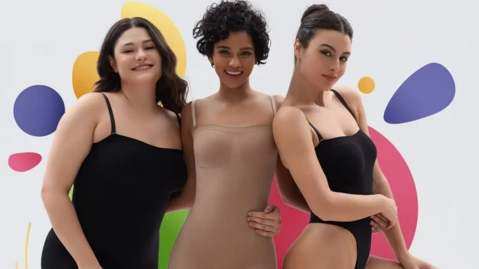 Este body reductor arrasa en España, controla el abdomen y queda genial con los vestidos de Stradivarius y Pull&Bear