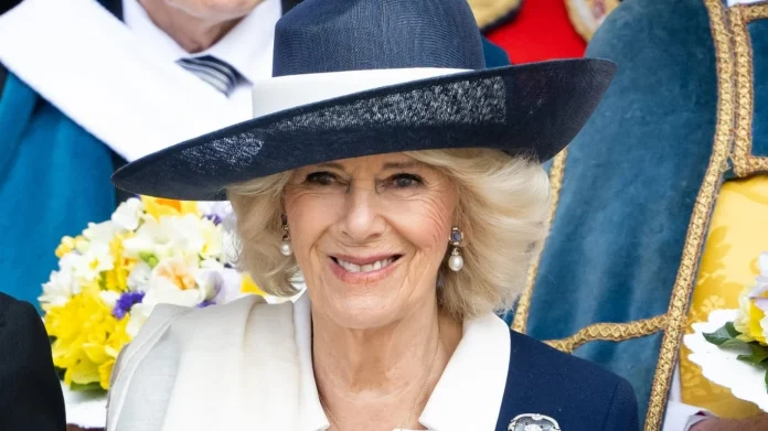 El escándalo de la cojera y la tobillera de Camilla Parker