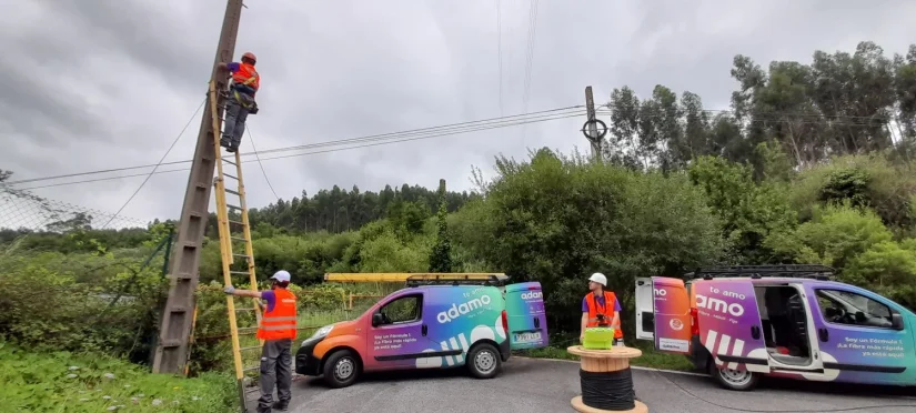 Adamo, la operadora que recorre el campo español tirando fibra