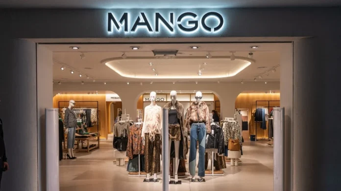 Mango arrasa con el vestido asimétrico de la infanta Sofía: ¡Ahora con un 50% de descuento!