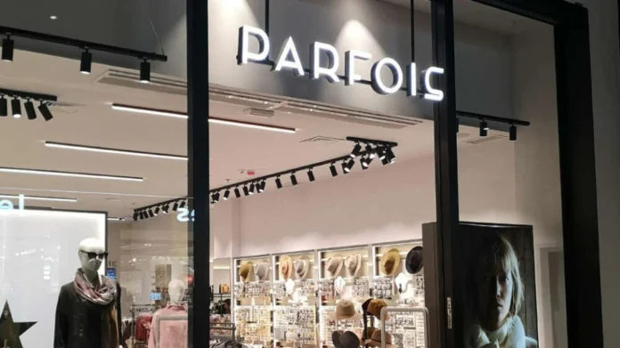 Parfois se adelanta al otoño con conjuntos cómodos y a la moda para estar en casa