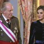 Pilar Eyre destapa el vicio común que comparten la reina Letizia y su suegro el rey emérito