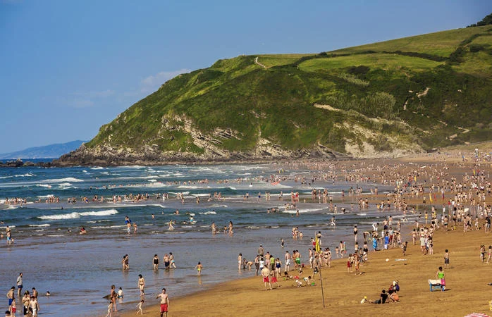 dest spain zarauz zarautz beach gettyimages 457865353 universal within usage period 65188 Merca2.es