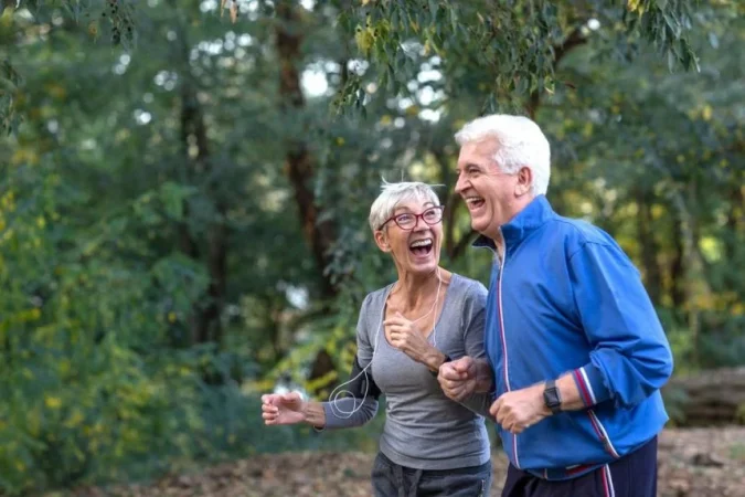 Aleja el Alzheimer con estos ejercicios para mantener tu mente activa y saludable 