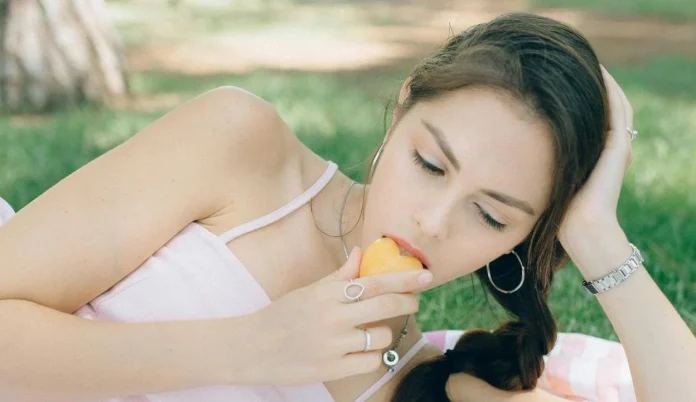 Regula la tensión y cuida tus huesos con este superalimento económico 