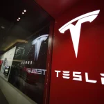 Crecen las dudas respecto a los coches autónomos de Tesla tras el nuevo retraso en su robotaxi
