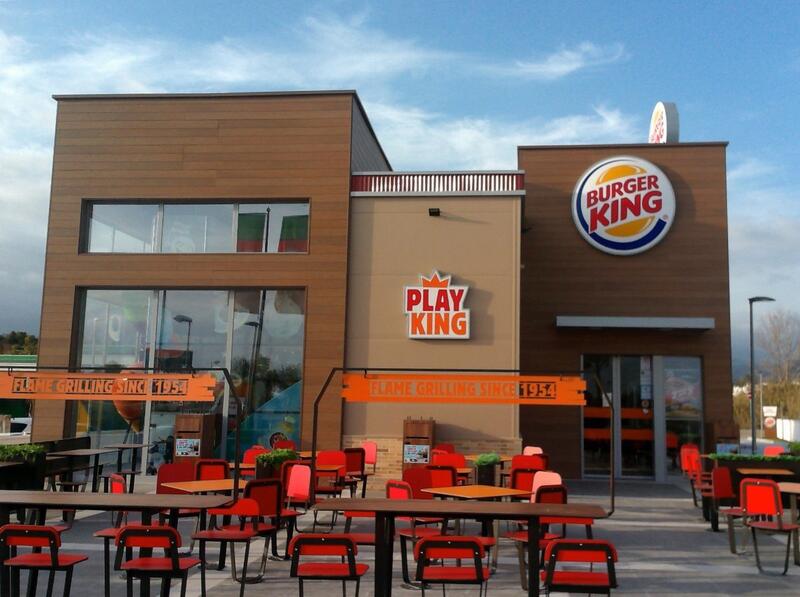 CCOO garantizará los derechos de los 1.000 trabajadores afectados por la venta de 54 locales de Burger King en España de Alsea a RBI