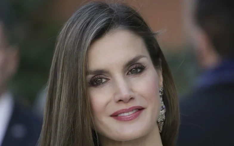 El secreto de la reina Letizia para un rostro radiante: su rutina nocturna