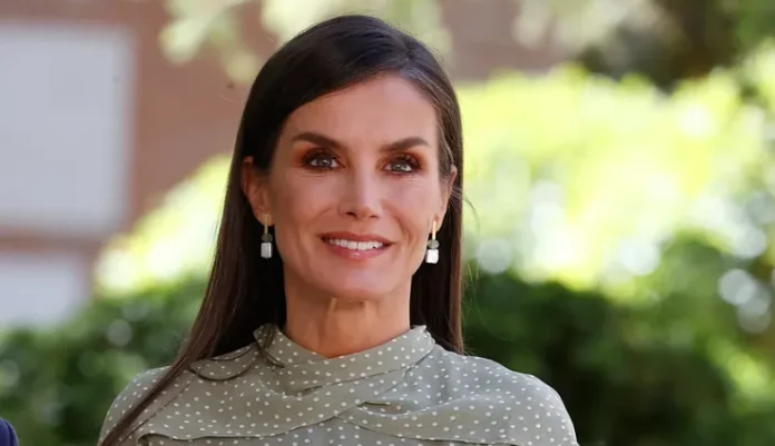 El elixir antiinflamatorio que mantiene la piel de la reina Letizia radiante