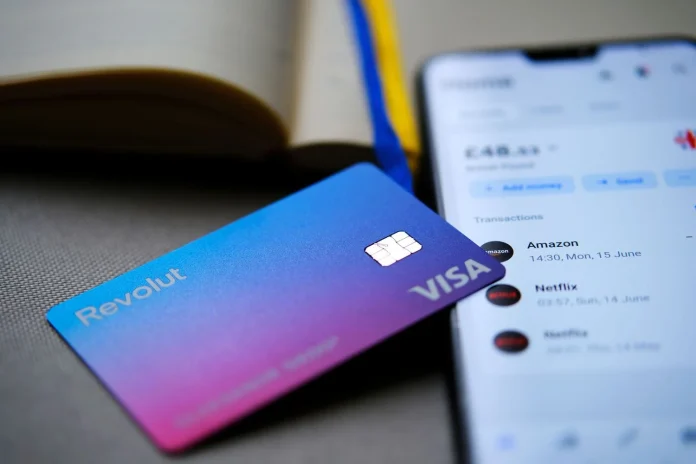 Revolut presiona con el pago a plazos la apuesta de N26 y Abanca