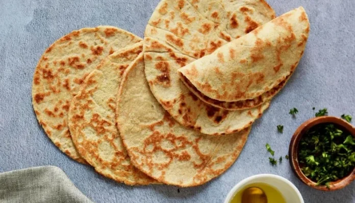 La tortilla keto alta en proteínas que no puede faltar en tu dieta, según nutricionistas