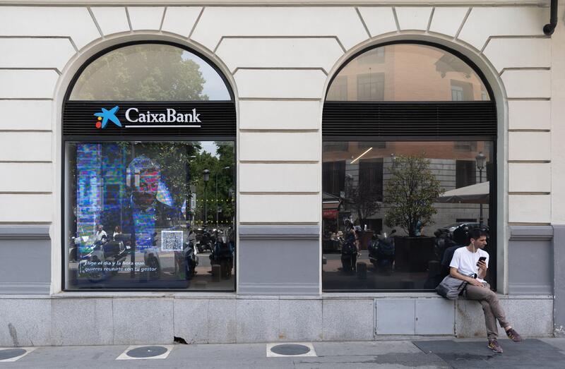 CaixaBank alcanza el 22,9% de su programa de recompra de acciones en la sexta semana