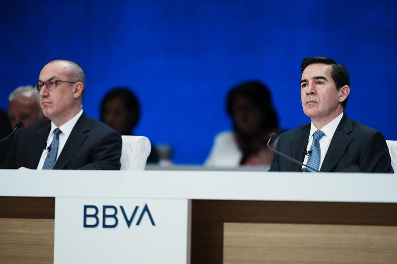 BBVA se ofrece a cooperar con el Gobierno para tranquilizar sus temores sobre la OPA