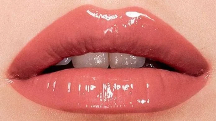 El labial de Amazon que te ayudará a pintarte los labios sin salirte de los bordes